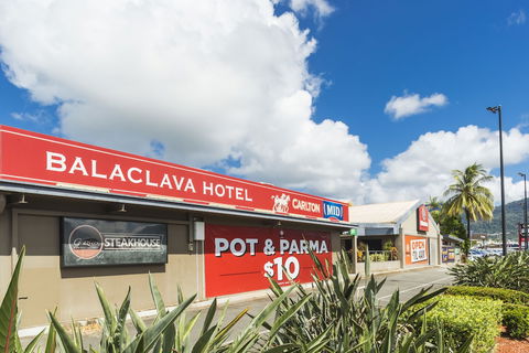 Nightcap At Balaclava Hotel - Surfers Paradise Gold Coast 0
