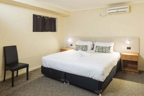 Nightcap At Balaclava Hotel - Surfers Paradise Gold Coast 6