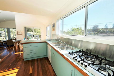 SPINNAKER 2 - Surfers Paradise Gold Coast 2