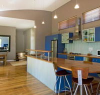 Chriscross Retreat 9 Cross Street - Surfers Paradise Gold Coast