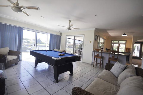 Bribie Island Canal Holiday Destination - Surfers Paradise Gold Coast 5