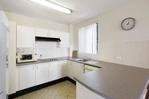 Kamillaroi Walk To Restaurants Cafes & Beach! - Surfers Paradise Gold Coast 2