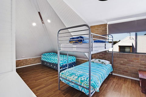 Salt Wood Cabin Style Retreat - Surfers Paradise Gold Coast 5