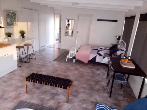 The Husky House Or The Husky Studio Suite - Surfers Paradise Gold Coast 3