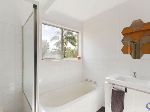 House One At Potato Point - Surfers Paradise Gold Coast 6