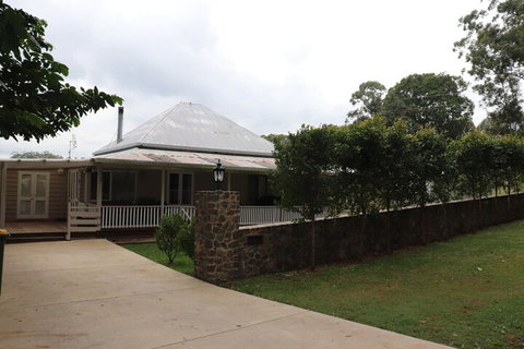 Mapleton Falls Farm House - Surfers Paradise Gold Coast 1