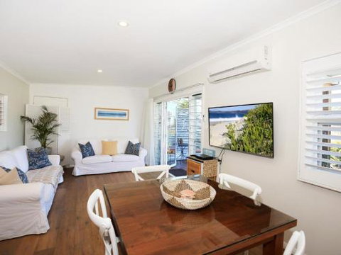 Jervis Bay Beach Shack Pet Friendly - Surfers Paradise Gold Coast 4
