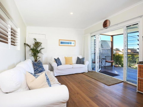 Jervis Bay Beach Shack Pet Friendly - Surfers Paradise Gold Coast 2