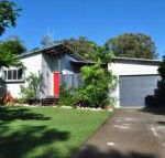 10 Double Island Drive Modern family home centrally located swimming pool  outdoor area