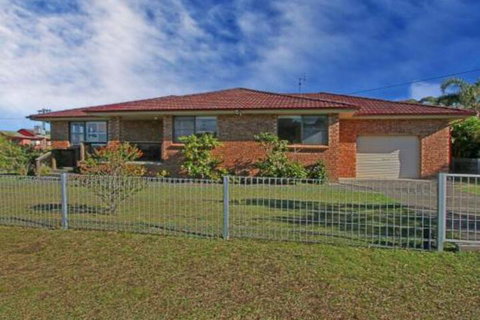 Culburra Getaway Close To Beach & Lake - Surfers Paradise Gold Coast 7