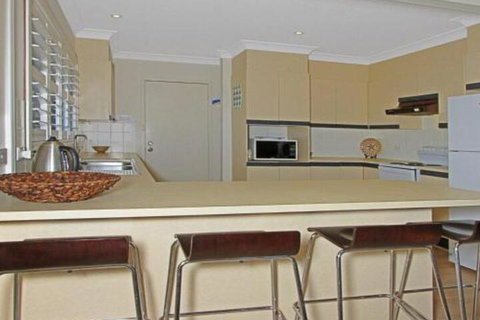 Culburra Getaway Close To Beach & Lake - Surfers Paradise Gold Coast 4