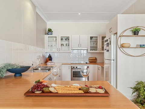 Ocean Blue Apartment Two Oceanfront Apartment - Surfers Paradise Gold Coast 1