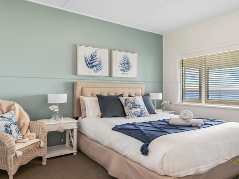 Ocean Blue Apartment Two Oceanfront Apartment - Surfers Paradise Gold Coast 3