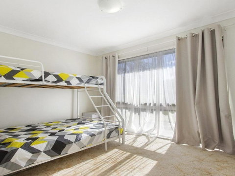 Beachway Beach Access At End Of Street - Surfers Paradise Gold Coast 5