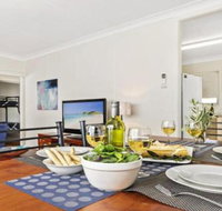 Summer Breeze clean  simple 200m to beach - Surfers Paradise Gold Coast