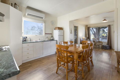 Katisha Cottage Pet Friendly & Close To Town - Surfers Paradise Gold Coast 2