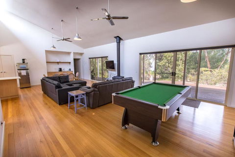 Acacia Lakehouse The Lake At Your Doorstep - Surfers Paradise Gold Coast 6