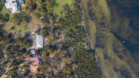 Acacia Lakehouse The Lake At Your Doorstep - Surfers Paradise Gold Coast 5