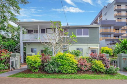 Easy Going Holiday Unit On McKenzie MK6 - Surfers Paradise Gold Coast 0