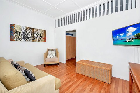 Easy Going Holiday Unit On McKenzie MK6 - Surfers Paradise Gold Coast 6