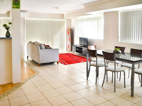 Beachside 4 With Airconditioning & Spa Bath - Surfers Paradise Gold Coast 2