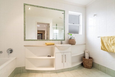 Oceanic 3 - Surfers Paradise Gold Coast 5