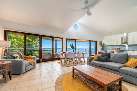 Oceanic 3 - Surfers Paradise Gold Coast 1