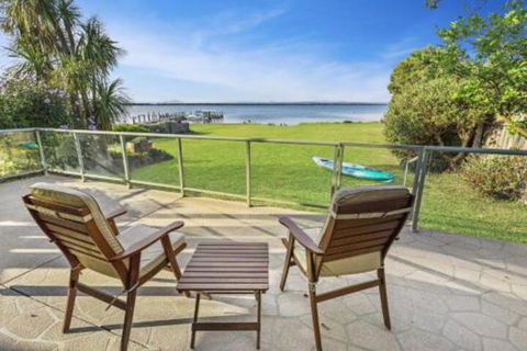 Eagle Point Getaway Waterfront Serenity! - Surfers Paradise Gold Coast 0
