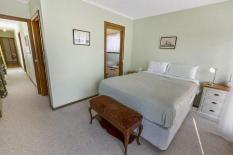 Eagle Point Getaway Waterfront Serenity! - Surfers Paradise Gold Coast 3
