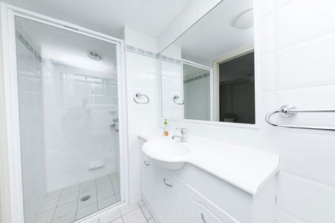 Mirage Unit 502 6 8 Manning Street - Surfers Paradise Gold Coast 3