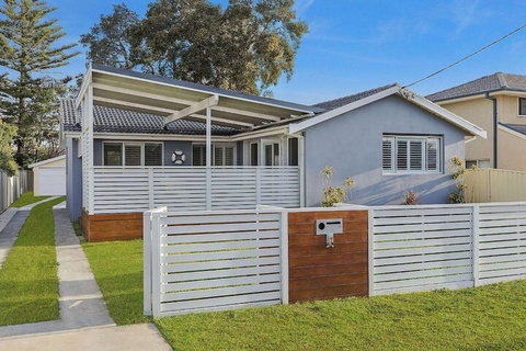 Blue Summer House - Surfers Paradise Gold Coast 2
