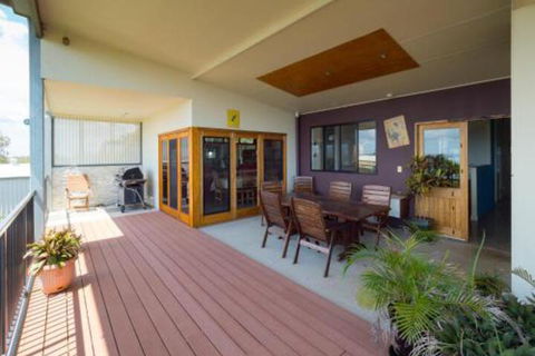 Blue Water Retreat Upstairs - Surfers Paradise Gold Coast 0