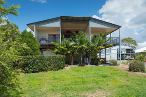 Blue Water Retreat Upstairs - Surfers Paradise Gold Coast 4