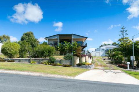 Blue Water Retreat Upstairs & Downstairs - Surfers Paradise Gold Coast 0