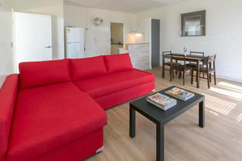 Blue Water Retreat Upstairs & Downstairs - Surfers Paradise Gold Coast 6