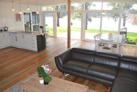 Bundalong Waterfront 28 Graham Ave Bundalong - Surfers Paradise Gold Coast 4