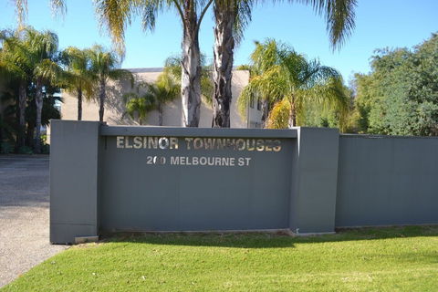 Elsinor Townhouse 3 Mulwala - Surfers Paradise Gold Coast 1