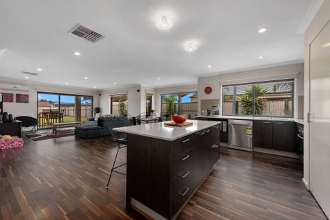 Bundalong On Clarke St - Surfers Paradise Gold Coast 5