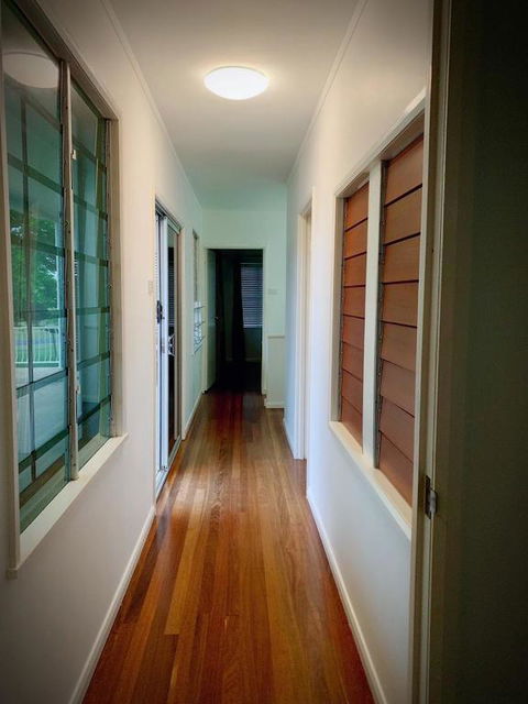 Holiday Rental Huge House With Beach Views - Surfers Paradise Gold Coast 2