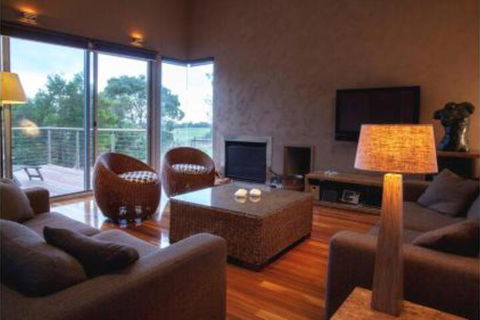 THE Lake House - Surf Side - Surfers Paradise Gold Coast 2