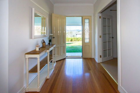 Bellfield House Mudgee - Surfers Paradise Gold Coast 1