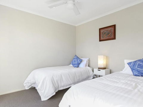 South Pacific Crescent 75 Ulladulla - Surfers Paradise Gold Coast 6