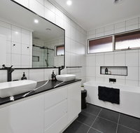 Lakeside Landing - Waterfront - Surfers Paradise Gold Coast