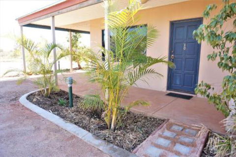 Ningaloo Breeze Villa 10 3 Bedroom Fully Self Contained Disabled Friendly Accommodation - Surfers Paradise Gold Coast 2