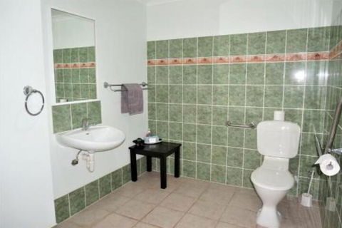 Ningaloo Breeze Villa 10 3 Bedroom Fully Self Contained Disabled Friendly Accommodation - Surfers Paradise Gold Coast 7