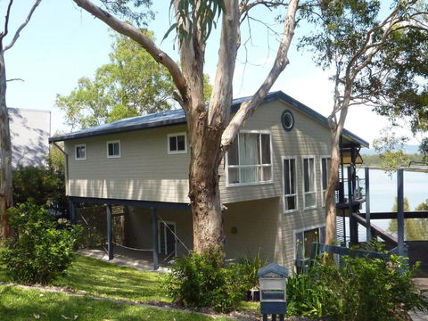 Green Point Lakehouse - Surfers Paradise Gold Coast 3