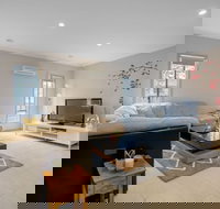 Gorgeous 4BR Home in Point Cook - Surfers Paradise Gold Coast