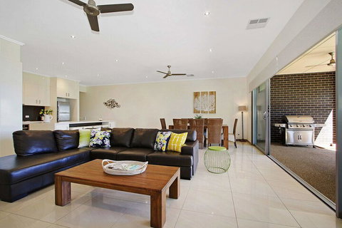 Marctime Woodlands - Surfers Paradise Gold Coast 3