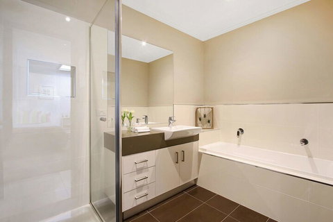 Marctime Woodlands - Surfers Paradise Gold Coast 2