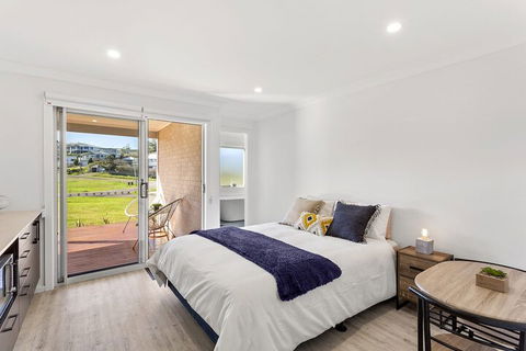 Whale Studio 1a Ocean Street - Surfers Paradise Gold Coast 5